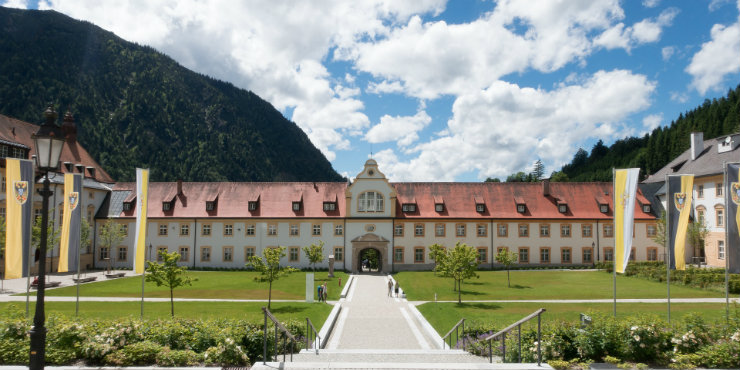 Kloster Ettal und Klostergartem