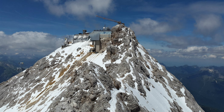 Gipfel Zugspitze Berg mit Gebäude